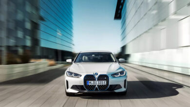 BMW i4 G26 фото на вулиці у русі