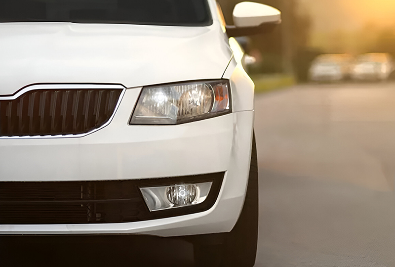 Новий спортивний автомобіль, вид спереду - стокове фото