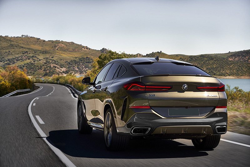 Машина BMW X6
